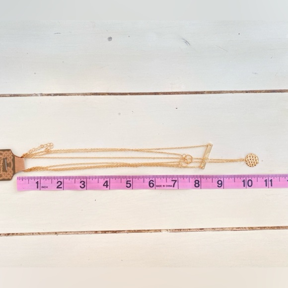 Layered Pendant Fashion Necklace Gold Tone Costume Jewelry Minimalist  NWT - Picture 3 of 3